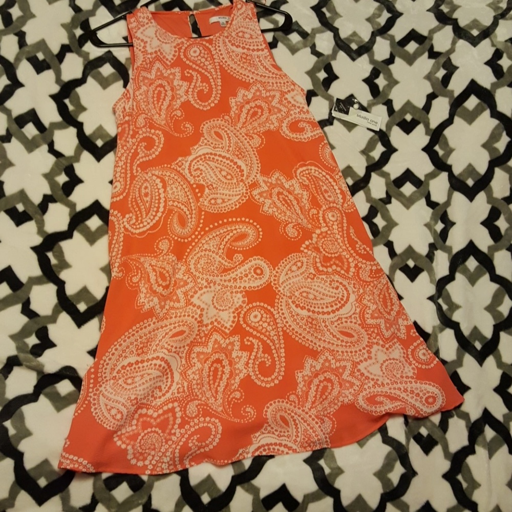 NEW Studio One Coral Paisley Dress